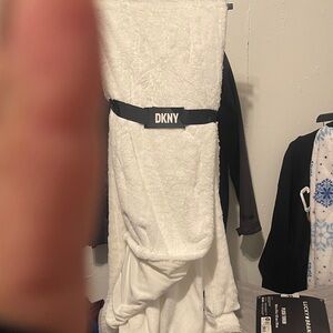 Dkny throw blanket